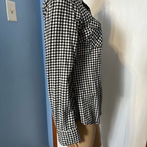 Women’s Black & White Plaid Button-Up Shirt / Blouse, Size M - Picture 4 of 7